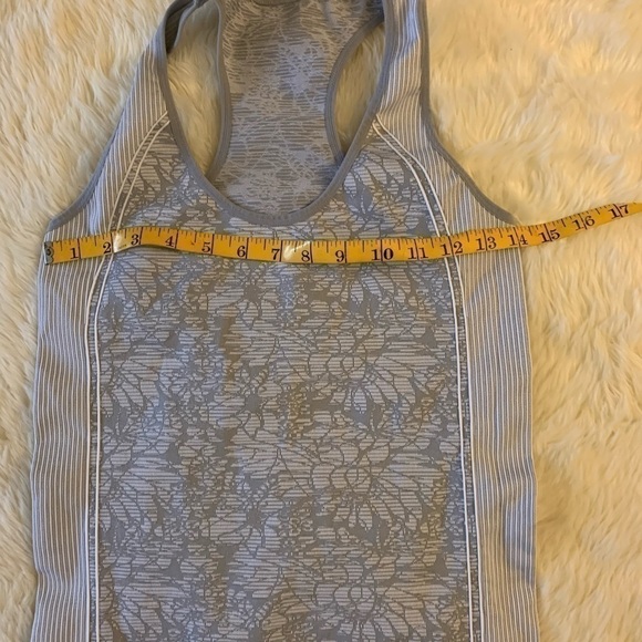 Fabletics Oula Seamless Compression Tank - Picture 4 of 7